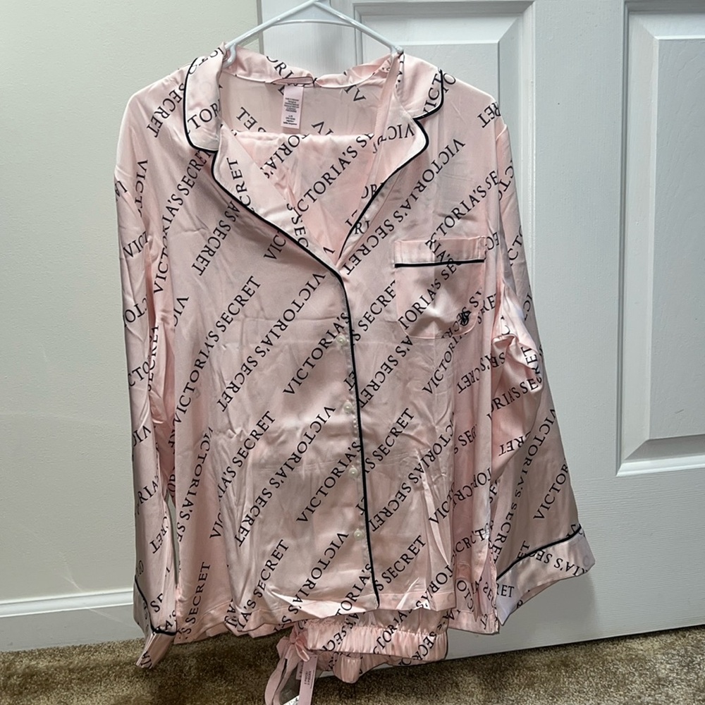 Victoria secrets pajama set